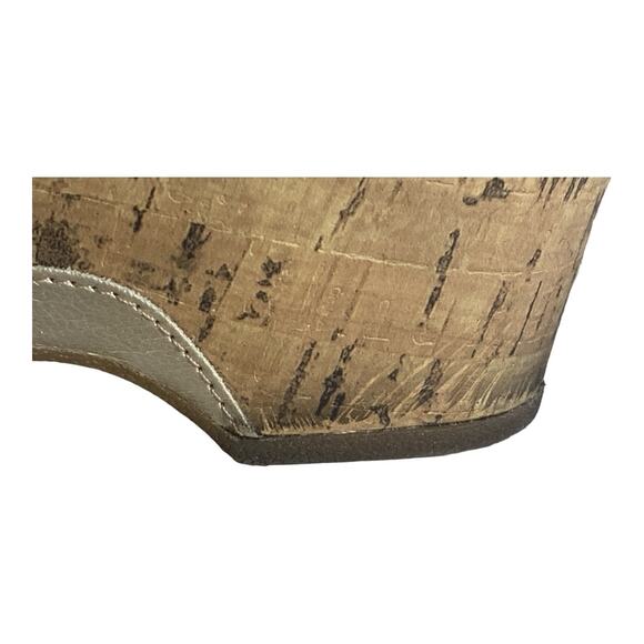 B.O.C. Born Concepts Women's Vivienne Champagne Flower Wedge Sandal 9 - Picture 10 of 10